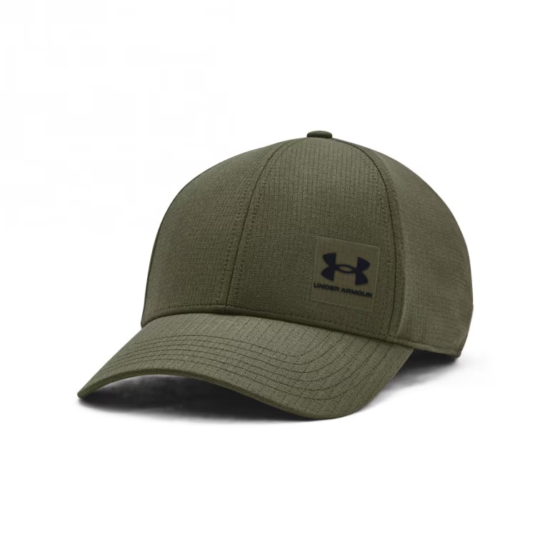UNDER ARMOUR CZAPKA Z DASZKIEM ISO-CHILL 390