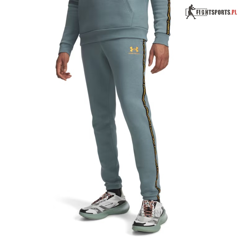 UNDER ARMOUR SPODNIE DRESOWE ICON FLEECE JOGGERS TAPING 587 