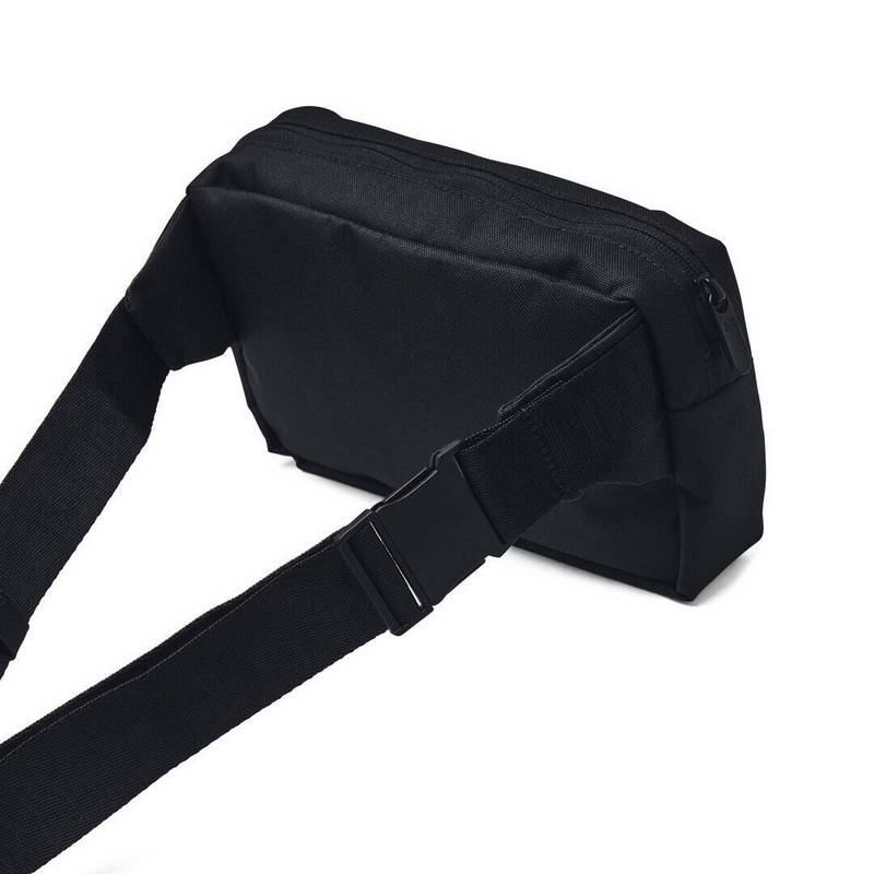 UNDER ARMOUR SASZETKA ESSENTIAL LITE 001